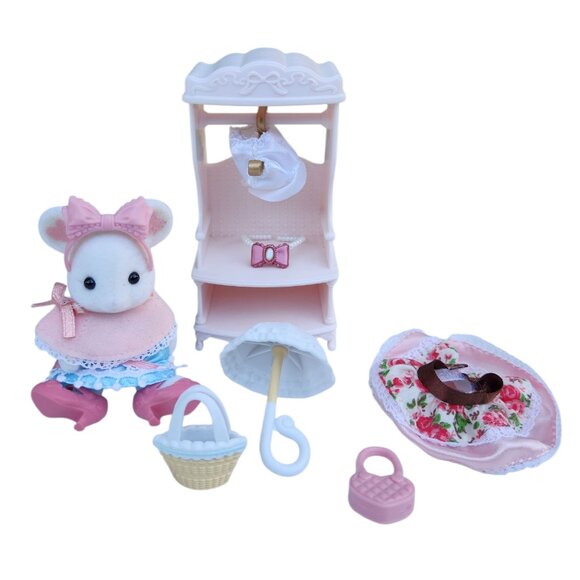 Calico Critters Sylvanian Families Town Sugar Sweet Collection Fashion Play Set - Picture 1 of 1
